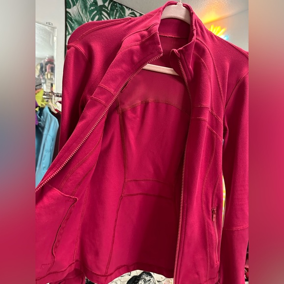❌SOlD❌RUBY RED lUON Lululemon Define Jacket - Picture 9 of 17